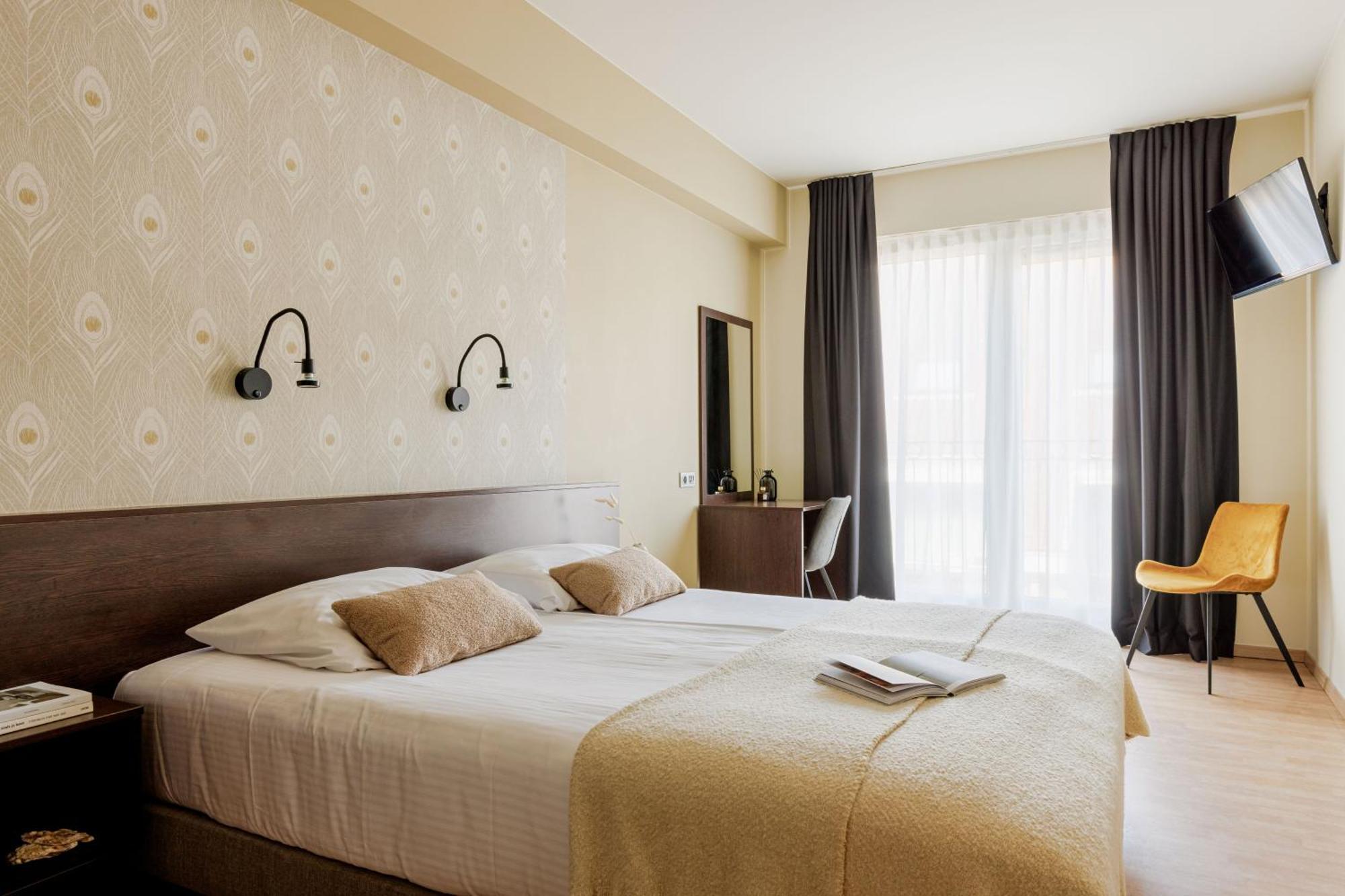 Hotel Corner House By Wp Hotels บลังเคนเบอร์เก ภายนอก รูปภาพ