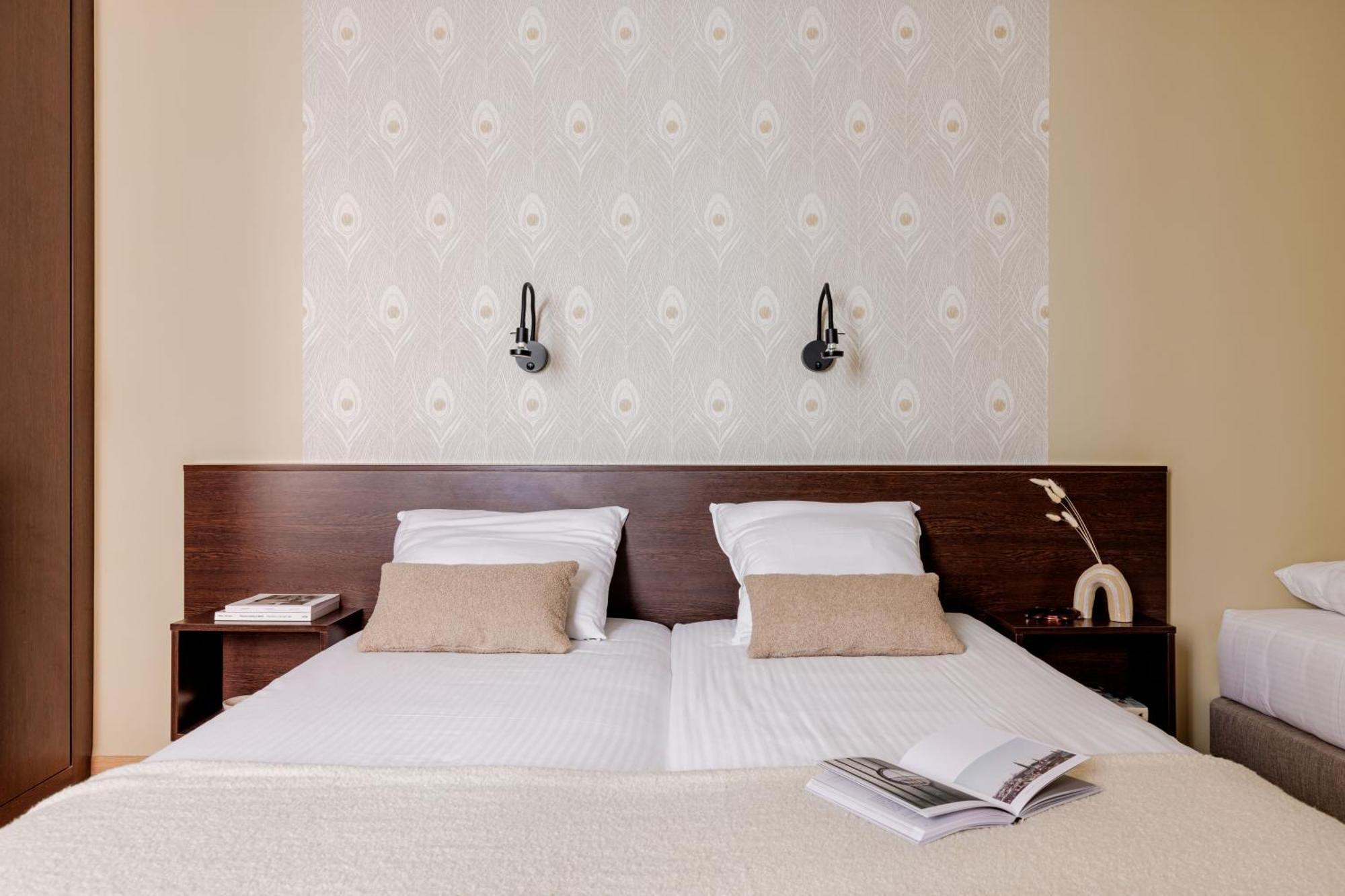 Hotel Corner House By Wp Hotels บลังเคนเบอร์เก ภายนอก รูปภาพ