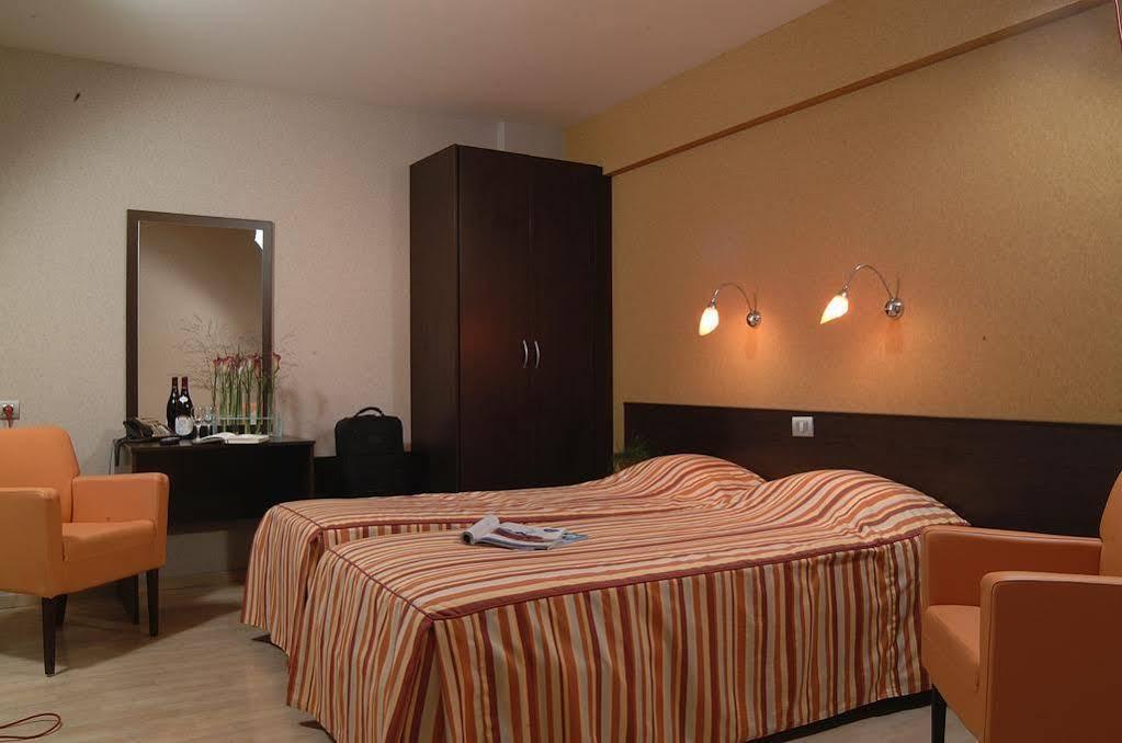 Hotel Corner House By Wp Hotels บลังเคนเบอร์เก ภายนอก รูปภาพ